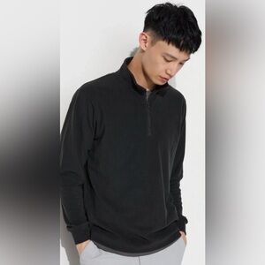 Uniqlo Unisex Fleece Half Zip Black Pullover Top with excellent condition